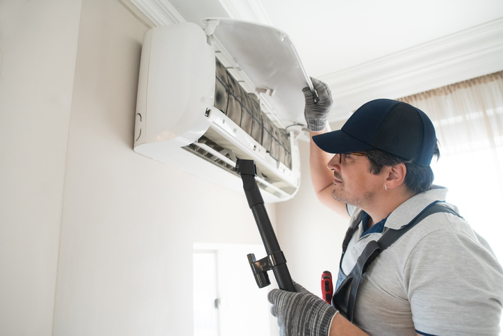 When to Switch to a New Unit With an AC Replacement Company